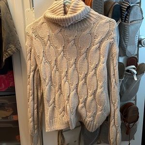 Hippie Rose turtle Neck tan/cream sweater